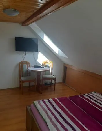 Aleksa Apartman Lesencetomaj