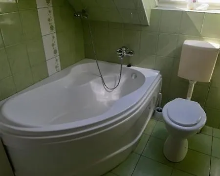 Guest house Aleksa Apartman Lesencetomaj